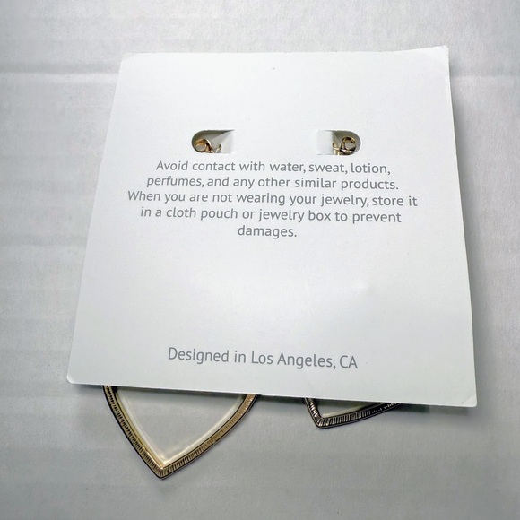 Ettika Heart and Loop Gold Earrings Romantic Feminine Y2K Coquette Barbiecore - Picture 2 of 2